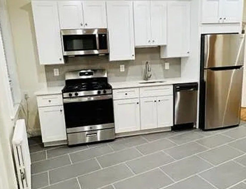 1st image of 289 Barrow St APT 1