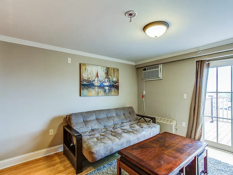 Hamburg Waterfront Studio Apartments — Photo 8