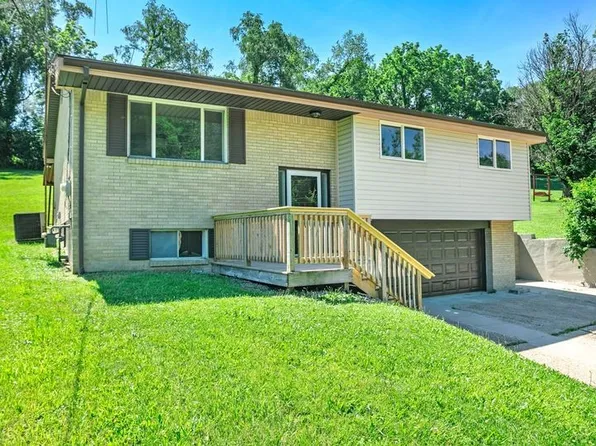 254 Twin Bridges Rd, Charleroi, PA 15022