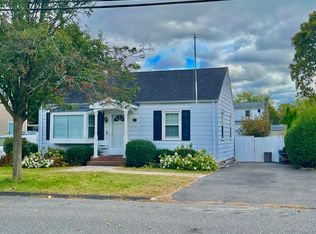 65 Caldwell St, Huntington Station, NY 11746