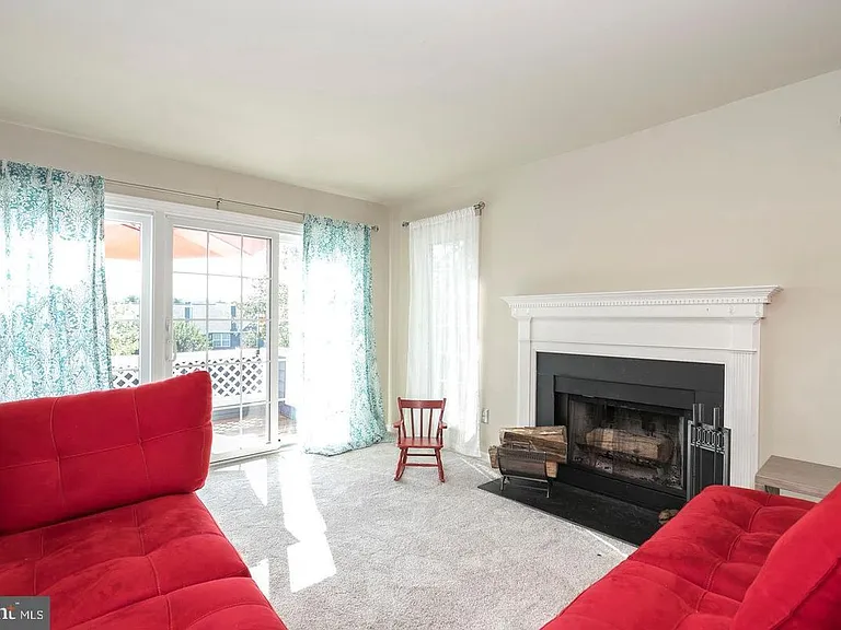 311 Whistling Swan Ln — Photo 3