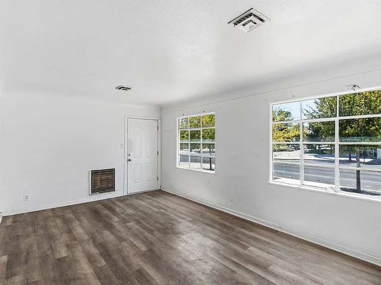 215 Gass Ave — Photo 9
