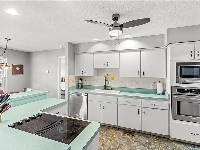 12361 W Standish Dr — Photo 14