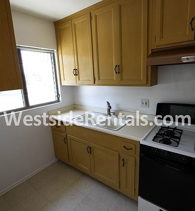 3rd image of 950 S Sierra Bonita Ave APT 2