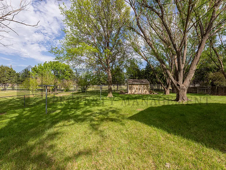 8502 W Westlawn Cir — Photo 22