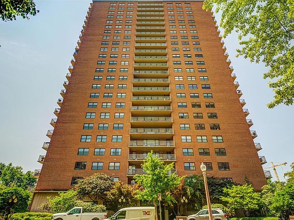 2nd image of 4466 W Pine Blvd APT 4C