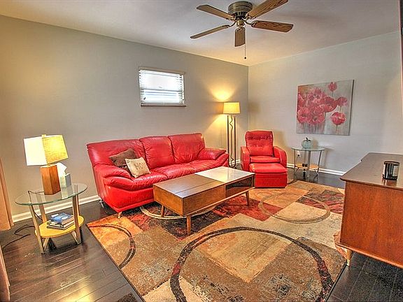 4th image of 2527 Ardmore Ave