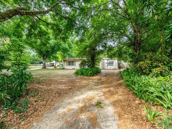 299 Dayton Blvd, Melbourne Village, FL 32904