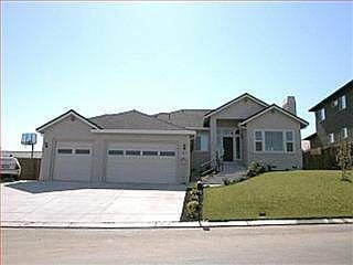 1st image of 967 Oak Creek Ct