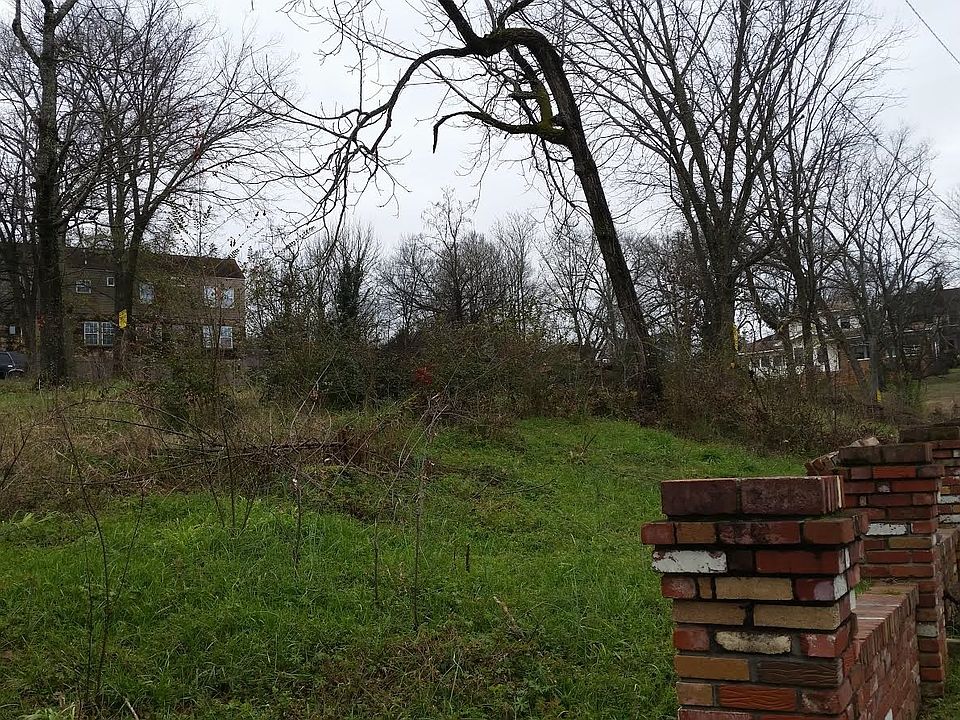 2nd image of 2753 17th St