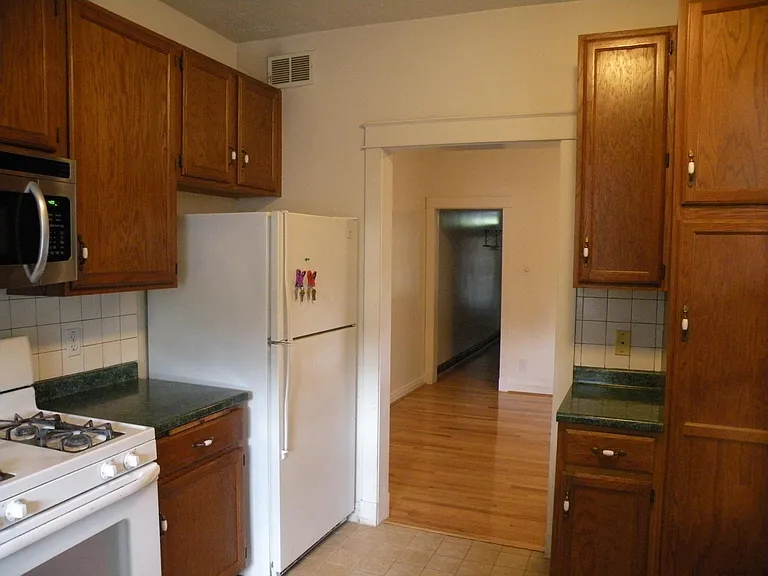718 Copeland St — Photo 13