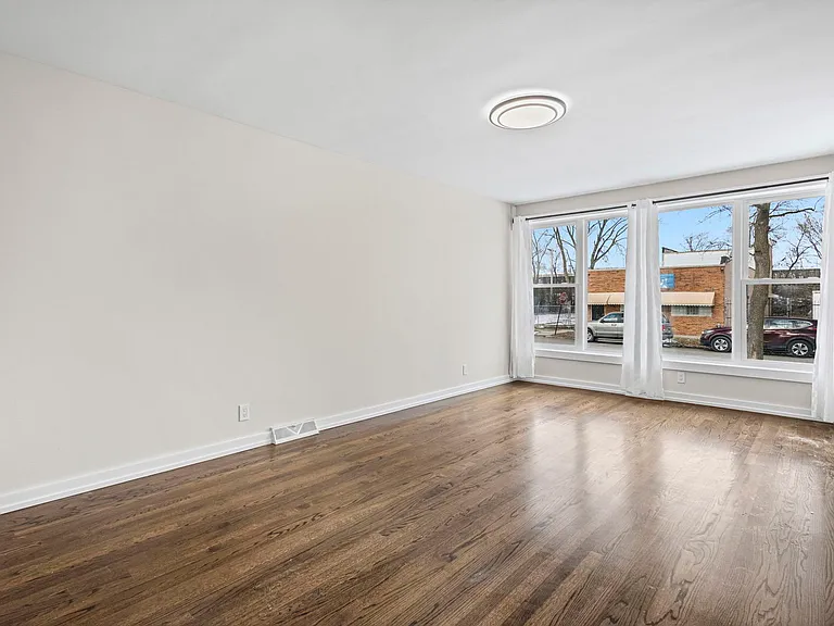 1723 W 75th Pl — Photo 3