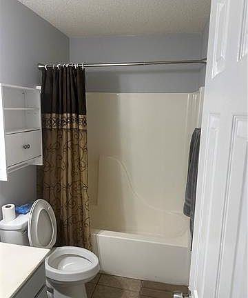 5th image of 2153 Greenwood Dr