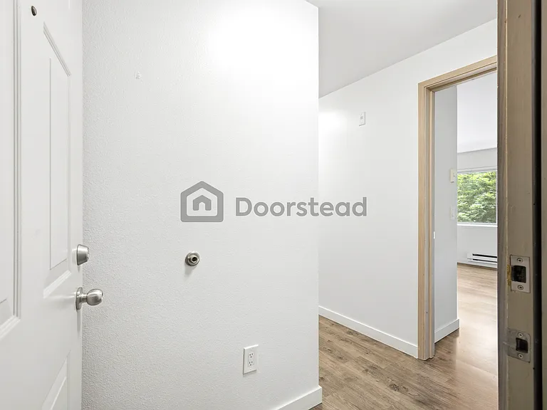 601 Summit Ave E #203 — Photo 2