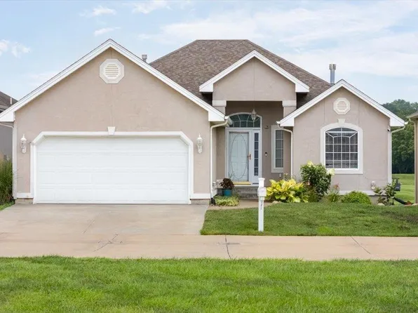 4515 SW Crenshaw Dr, Topeka, KS 66610