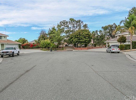 2nd image of 1426 Vanessa Ln
