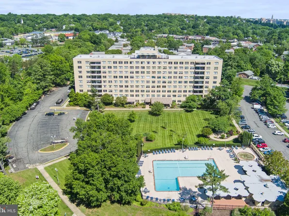 6641 Wakefield Dr APT 302, Alexandria, VA 22307