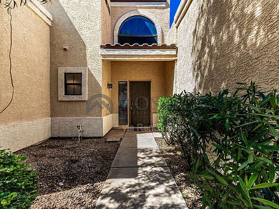 4th image of 2024 N Sunset Dr