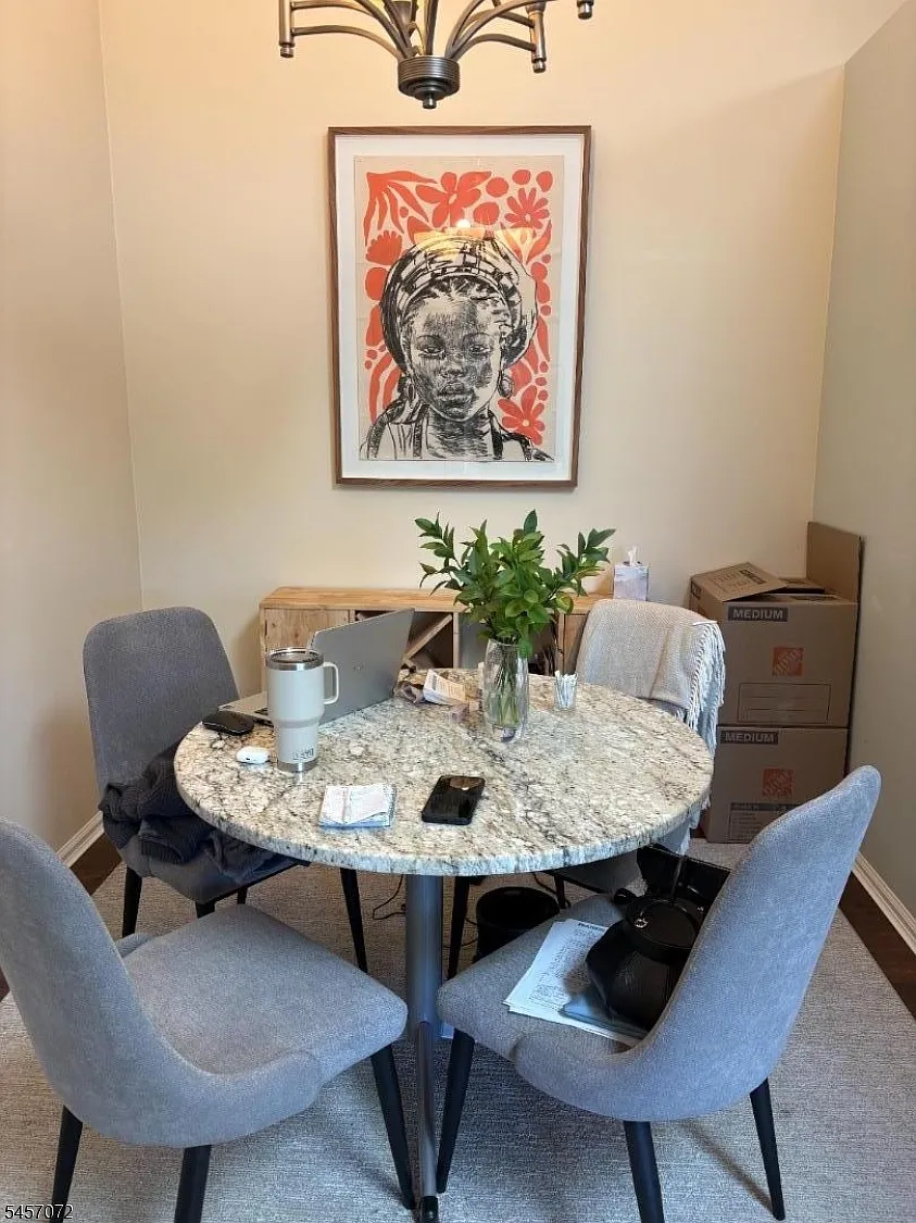 2 bed, 2.0 bath, 1047 sqft, $3,000 — Photo 4