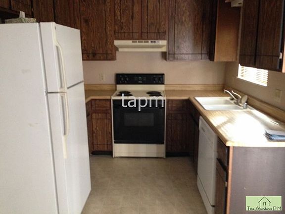 3rd image of 711 46th Avenue Way