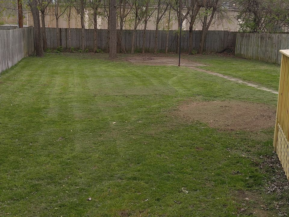 2nd image of 400 W Main St