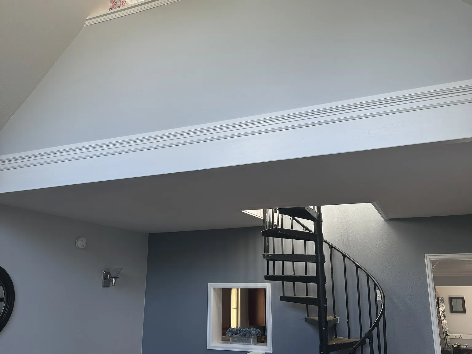 3 bed, 1.5 bath, 2600 sqft, $3,200 — Photo 2