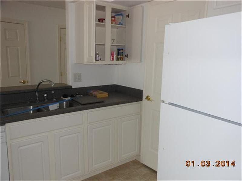 2nd image of 110 Heron Ct
