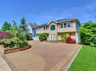 2916 Terrell Ave, Oceanside, NY 11572