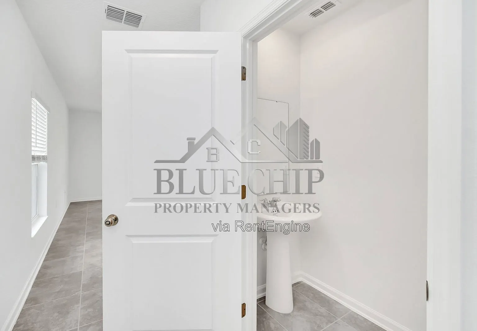 4 bed, 2.5 bath, 1879 sqft, $2,300 — Photo 4