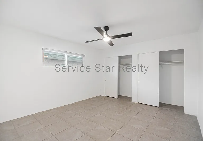 102 W Maryland Ave #D2 — Photo 14