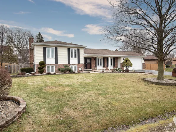 5N301 Fairway Ln, Itasca, IL 60143