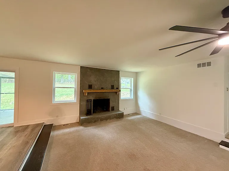 108 Allen Rd — Photo 10