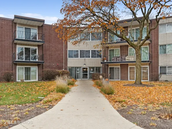 2800 Maple Ave APT 24C, Downers Grove, IL 60515