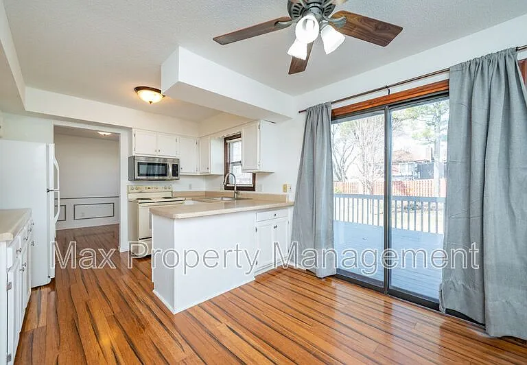 7613 Prairie Ave — Photo 5