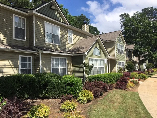 Twin Springs Apartments — Photo 2