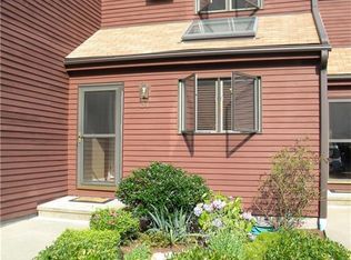 97 W Main St APT 34, Niantic, CT 06357