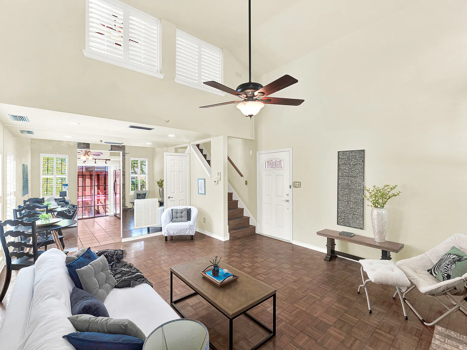 2 bed, 1.5 bath, 1050 sqft, $2,300 — Photo 3