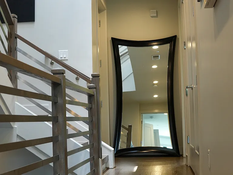 908 Lenox Blvd NE — Photo 51