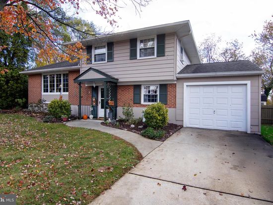 1042 Prospect Ln, Somerdale, NJ 08083