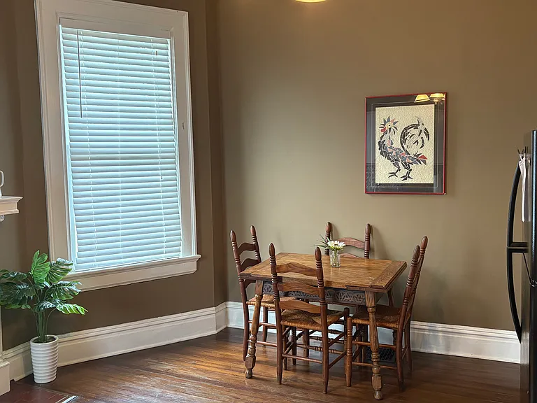 Kitchen dining area