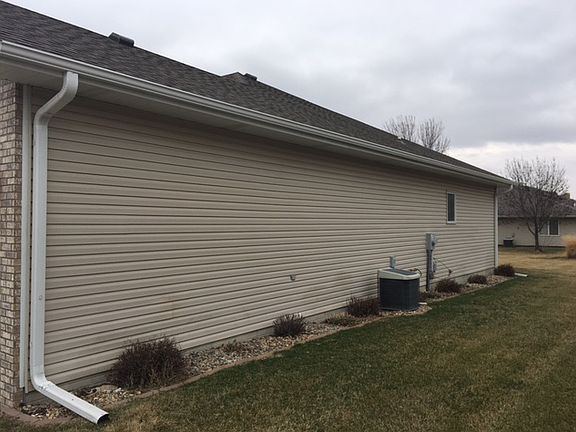 3rd image of 6134 S 81st St