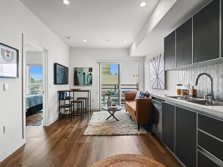 The Fairfax Flats — Photo 23