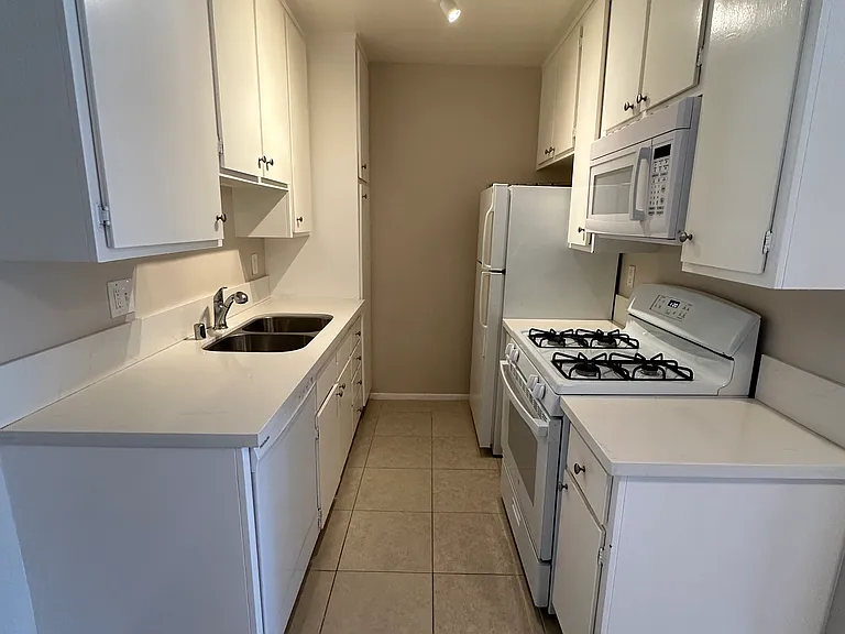 511 Hill St #309 — Photo 5