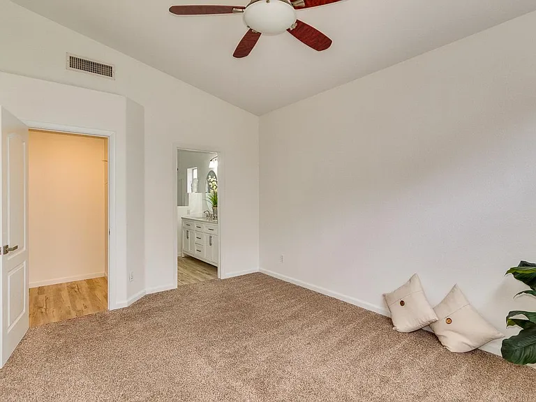 3412 E Renee Dr — Photo 15