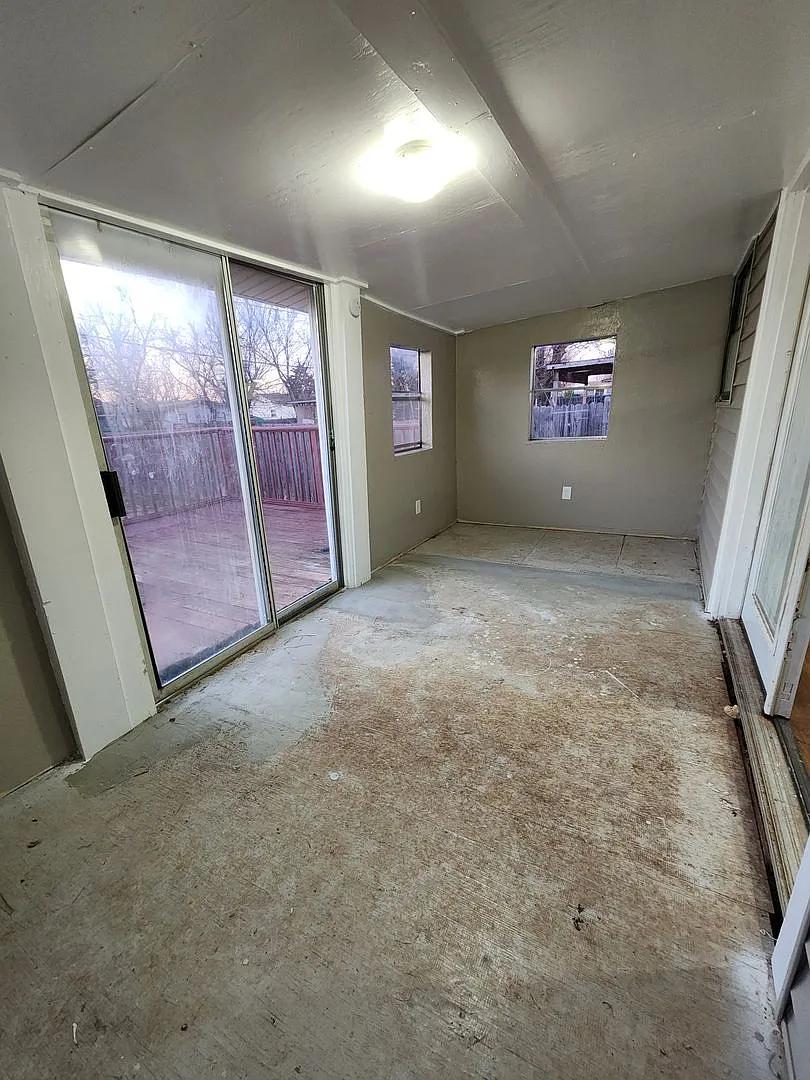 6317 S. Phillips Avenue — Photo 4