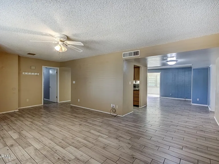 3933 S Pine St — Photo 2