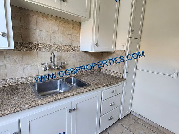 2nd image of 1141 E Carson St APT 8