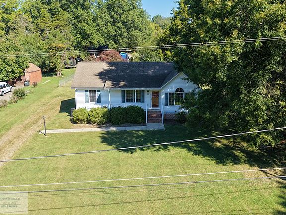 2nd image of 501 Pine Rd
