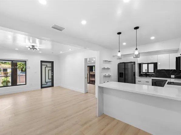 1035 NW 11th Ave, Miami, FL 33136