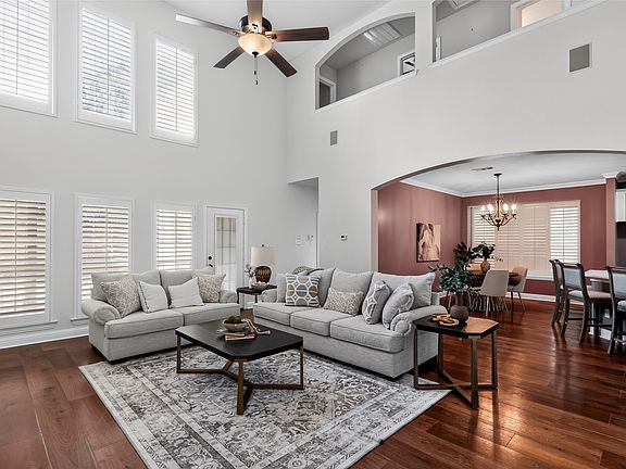 4th image of 108 Windsor Dr